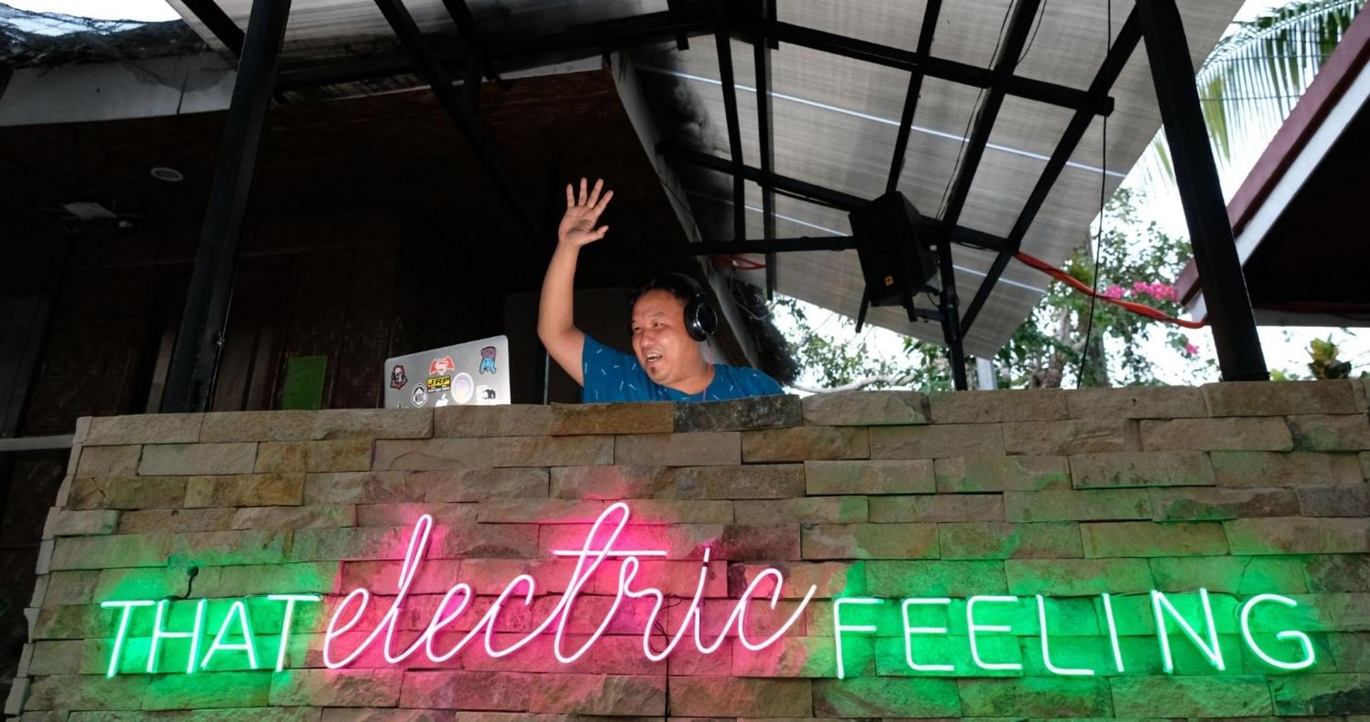 Mad Monkey Siquijor Hostel Luaran gambar